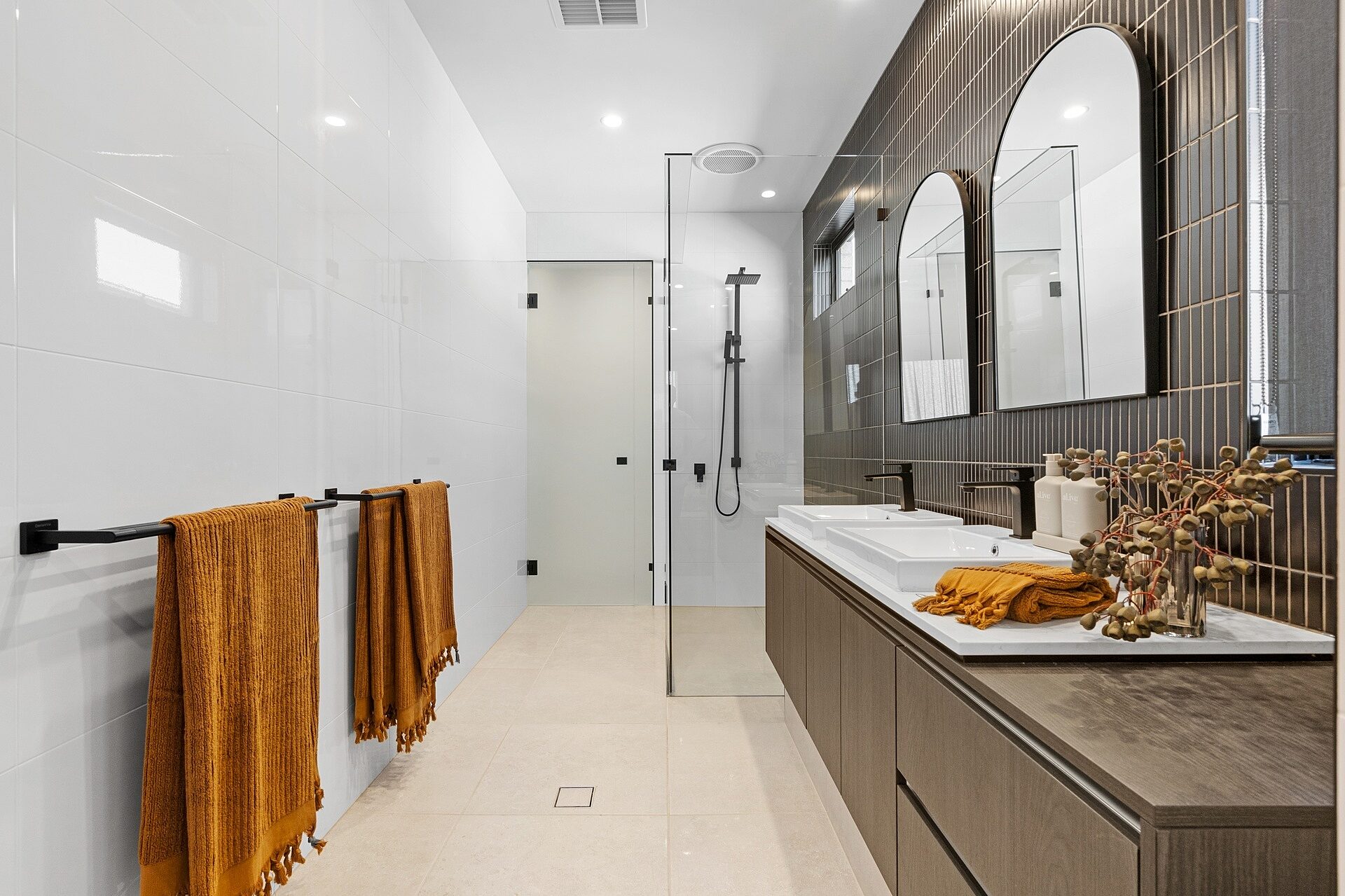16 Perlino Boulevard Ensuite