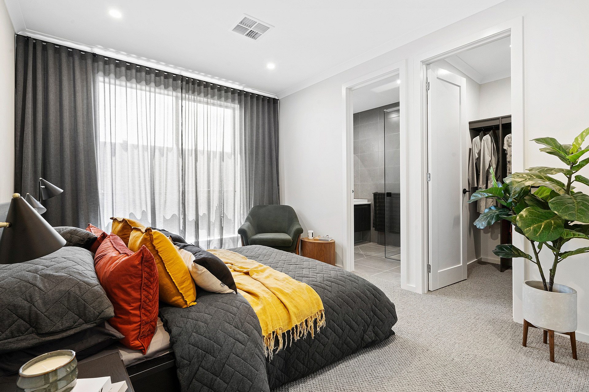 Bedroom Ensuite The Chicago Clyde North