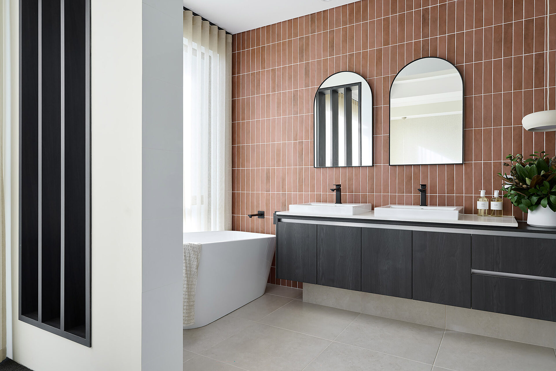 Ensuite Bathtub Cleveland Home Group