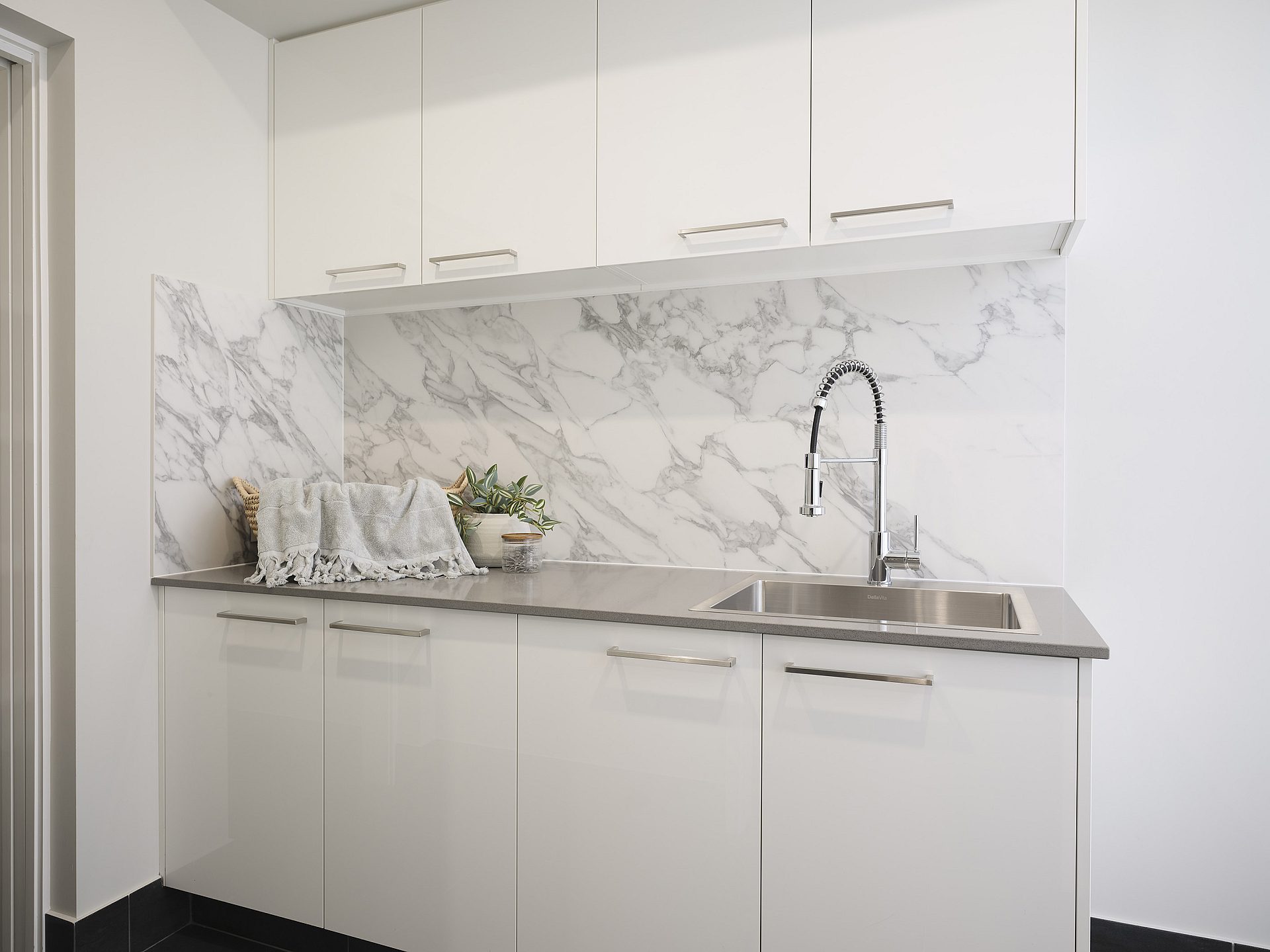 Laundry Hamilton Platinum