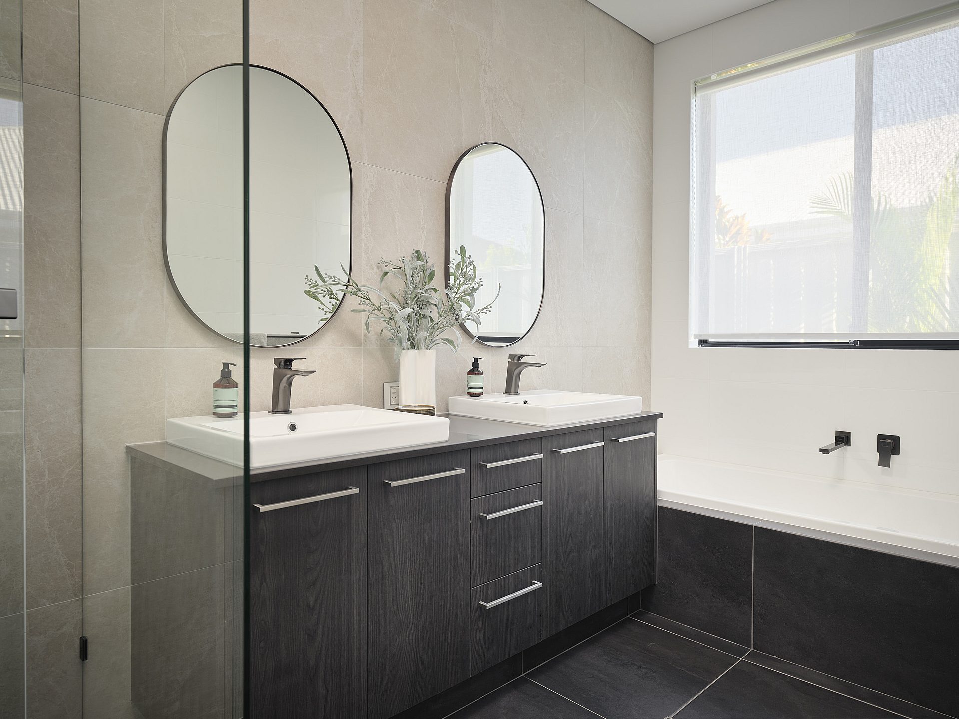 Minor Bathroom Hamilton Platinum