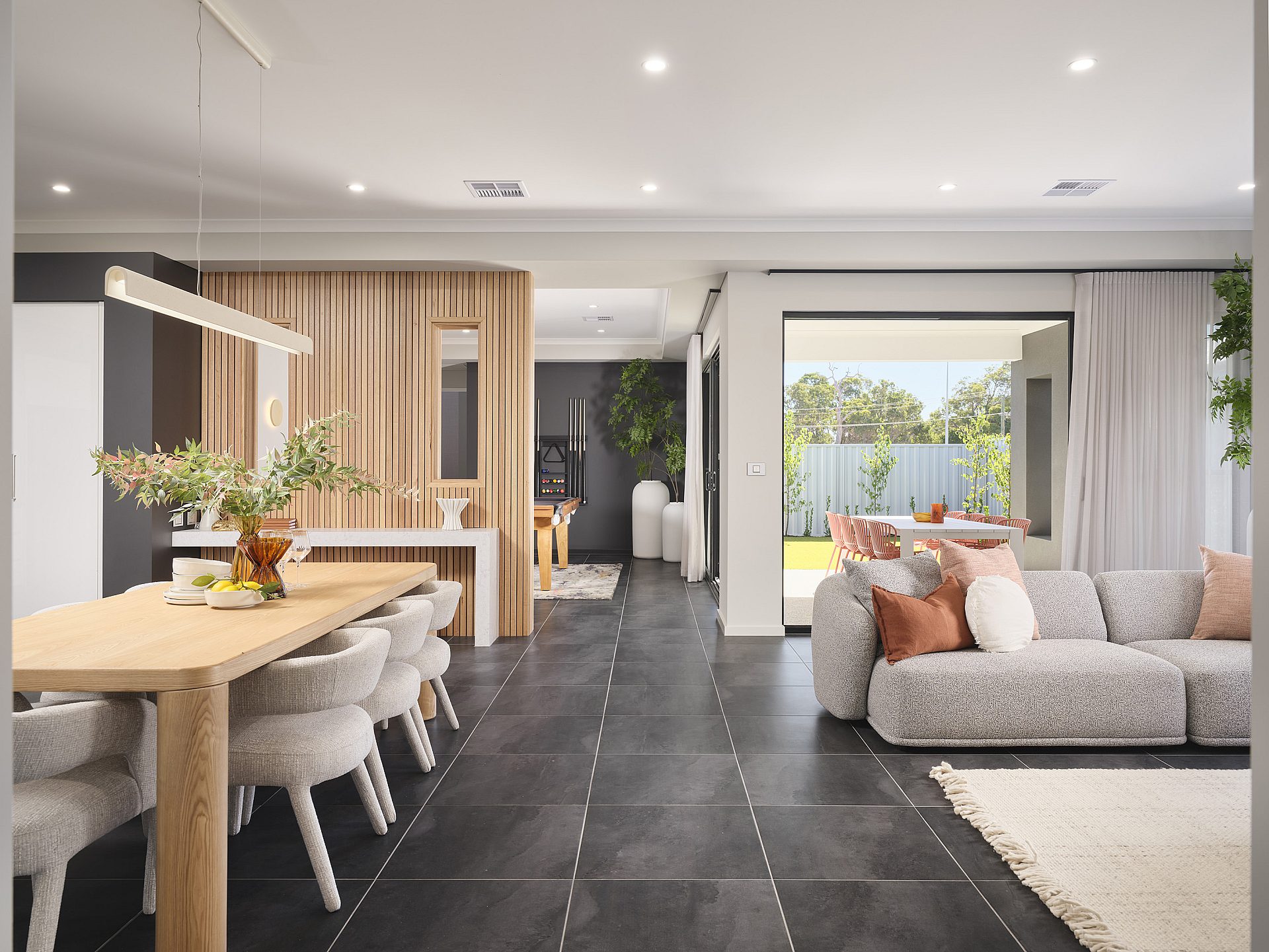 Living Dining Hamilton Platinum