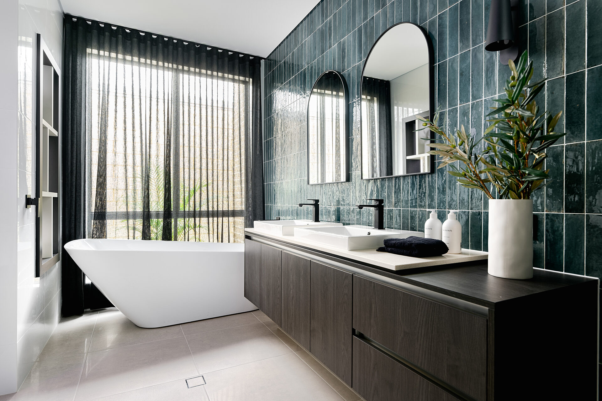 Ensuite Fairview Home Group 2