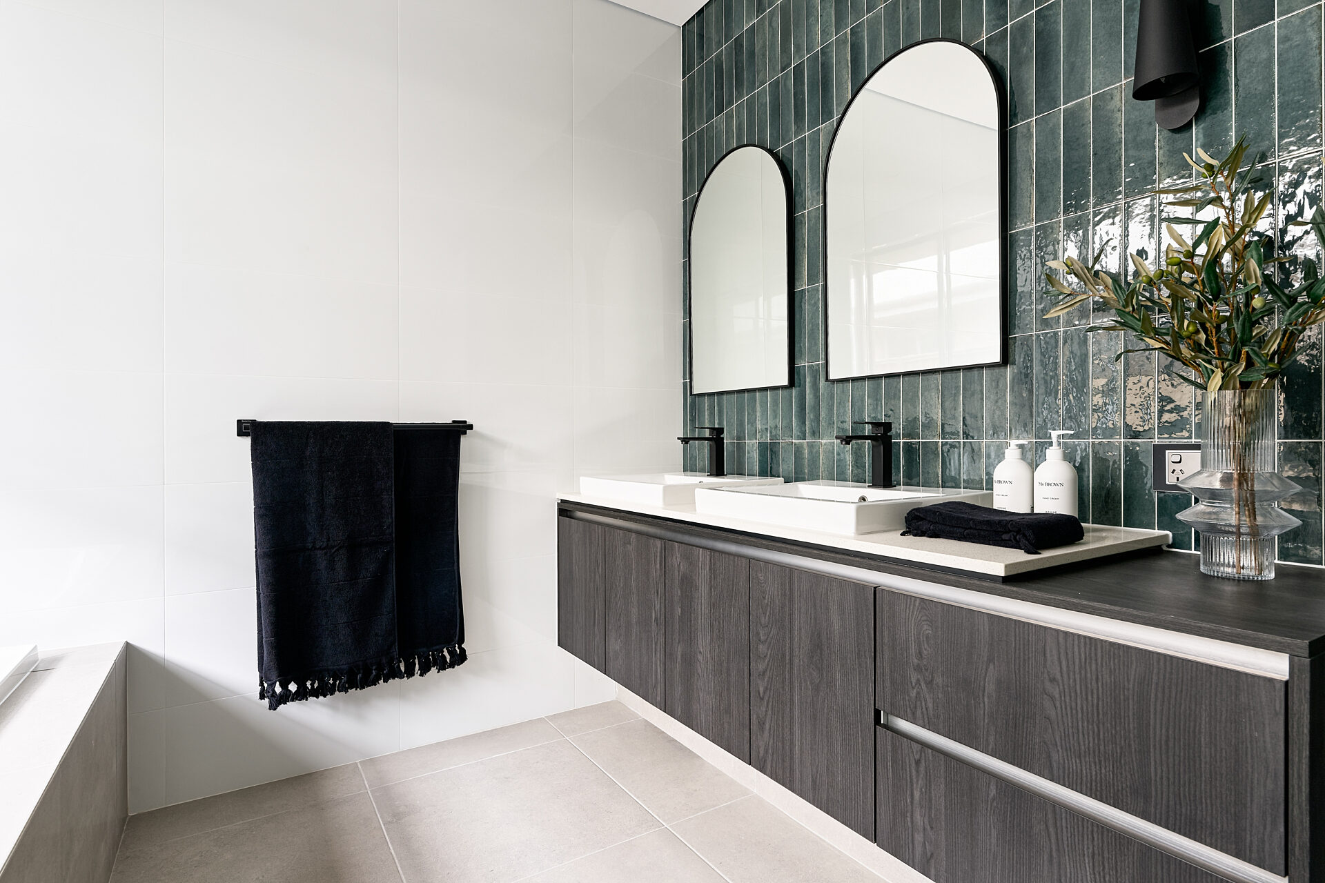 Ensuite Fairview Home Group 3