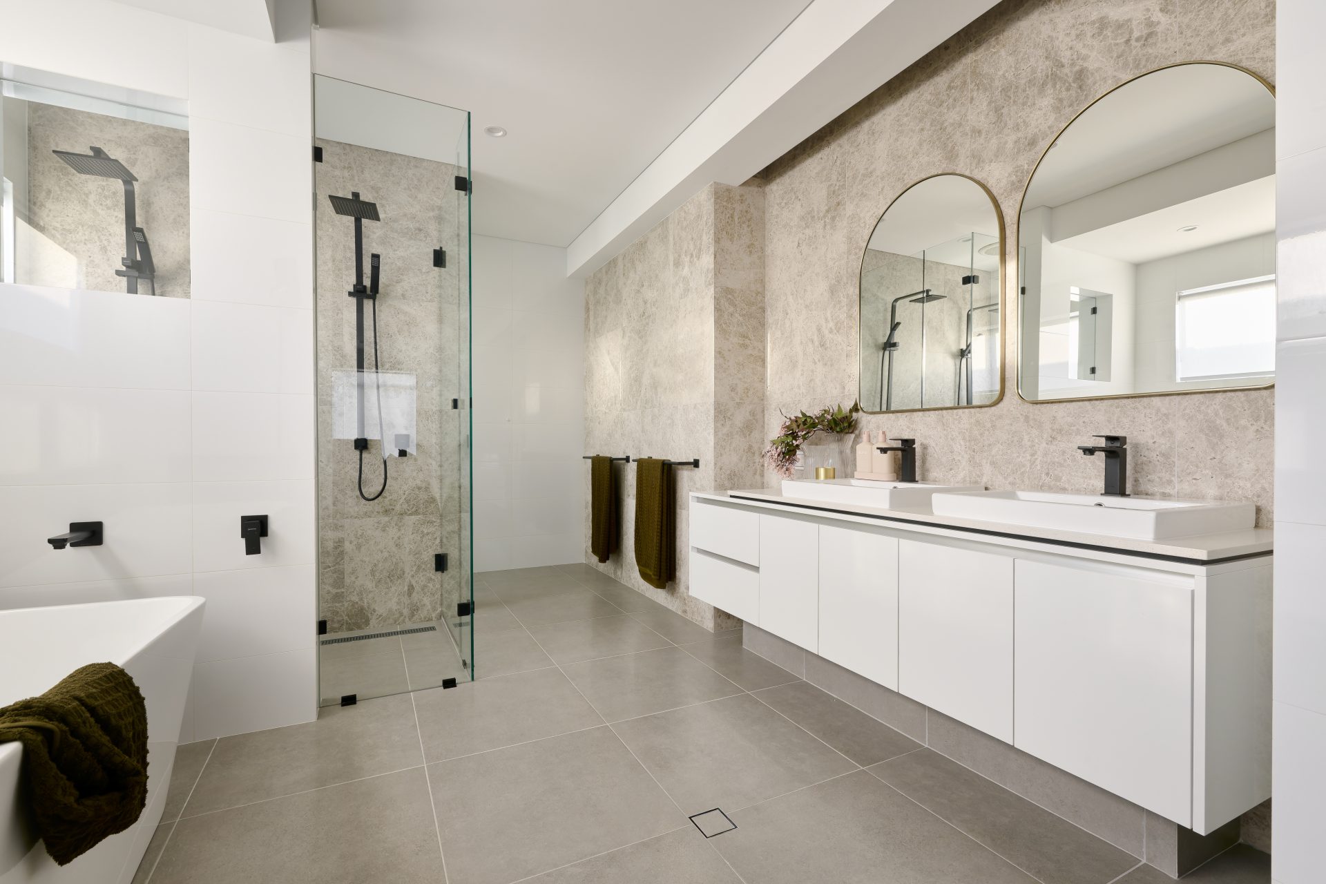 Teleton 2023 ensuite bathroom